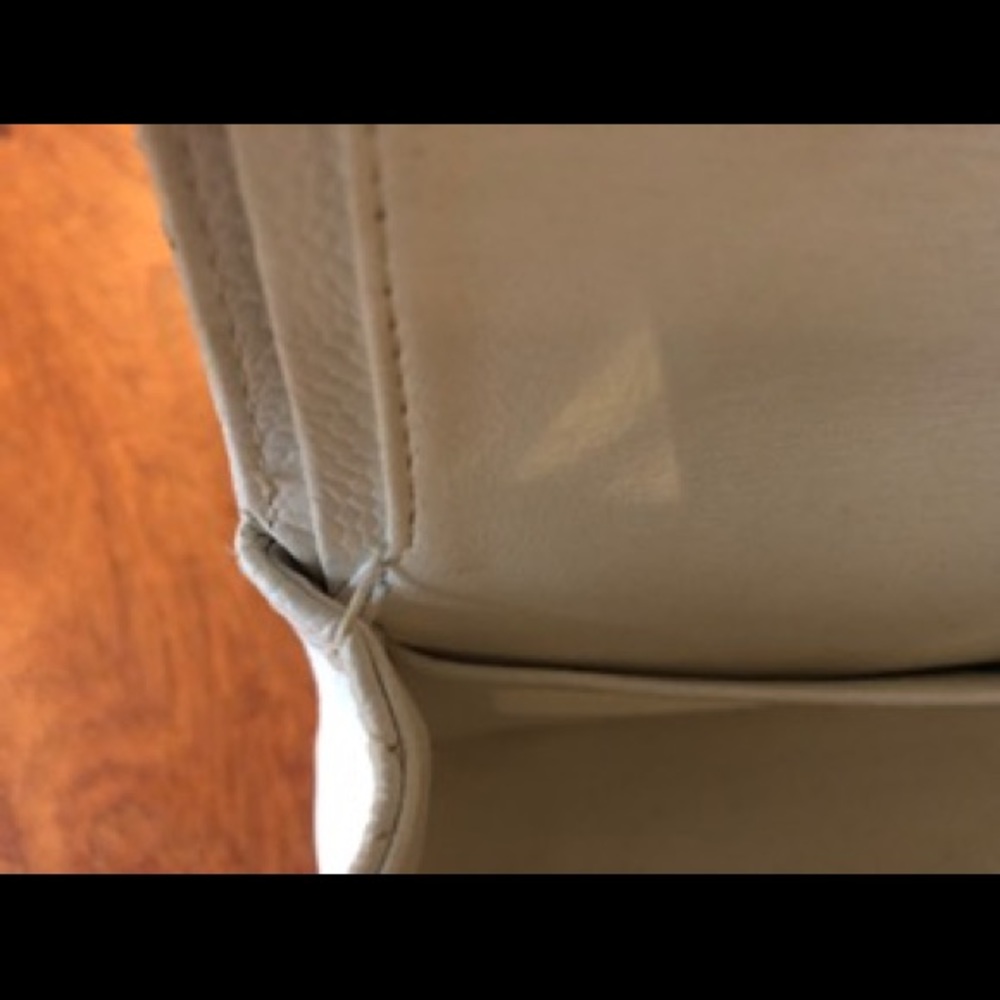 White Chanel Classic Shoulder Bag - Picture 7 of 8